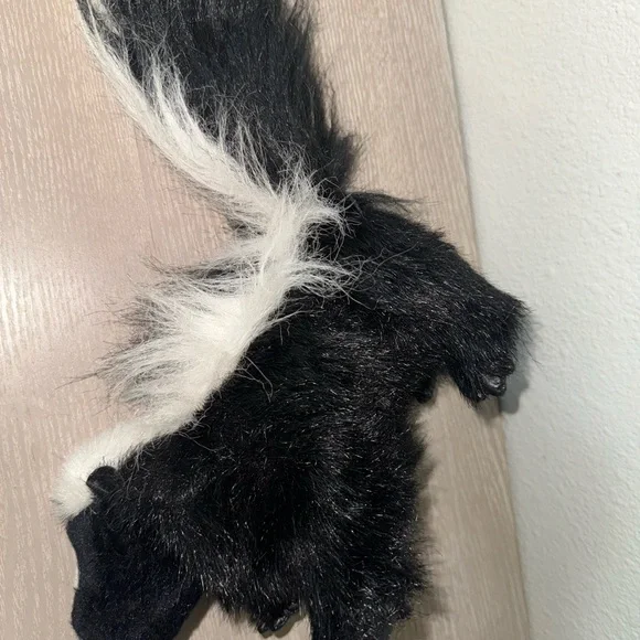 Folkmanis Folktails Plush Skunk Hand Puppet Stuffed Animal - Picture 4 of 6